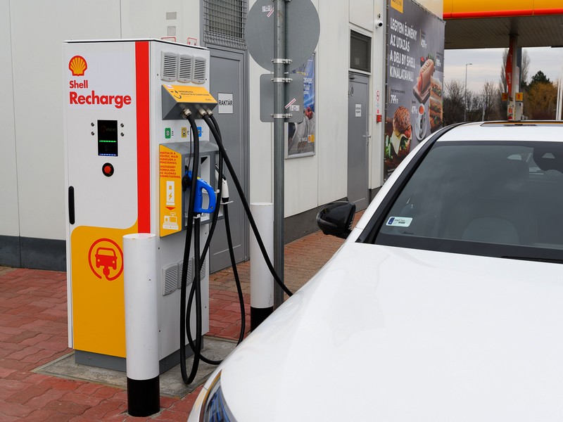 Shell se zapojuje do nabíjení elektromobilů